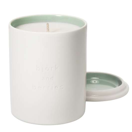 Björk and Berries Never Spring Scented Candle 240 g